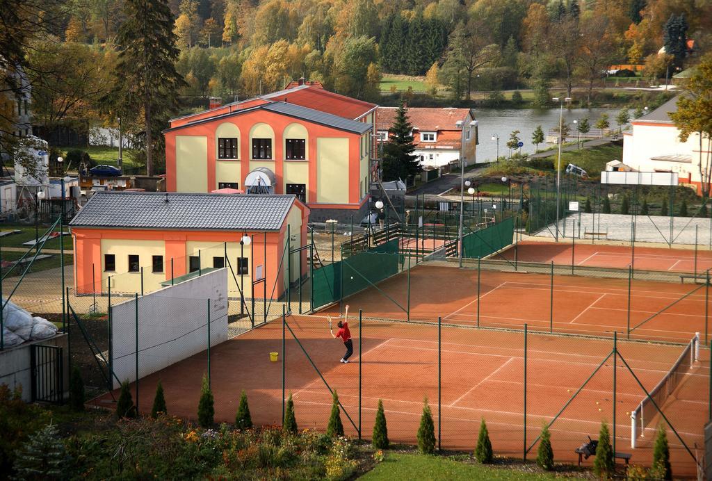 Hotel Dům U Šípku Krásná Lípa Exterior foto
